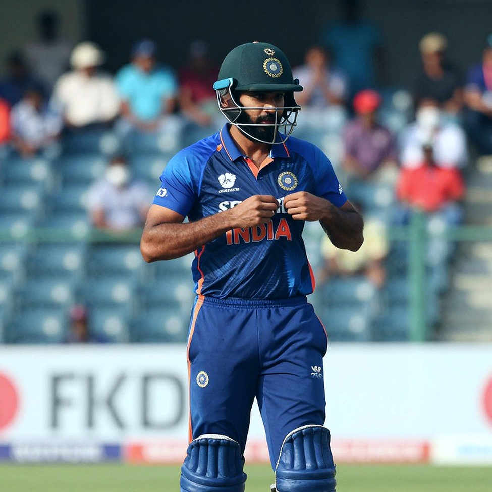 শেষ ওভারের জ্যামিতি: এশিয়া কাপ, বাংলাদেশের স্মৃতি-মেরুদণ্ড আর ডায়াস্পোরার নীরব ভাষা